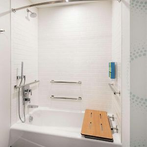 King Room Bath Tub Mobility Hearing Access